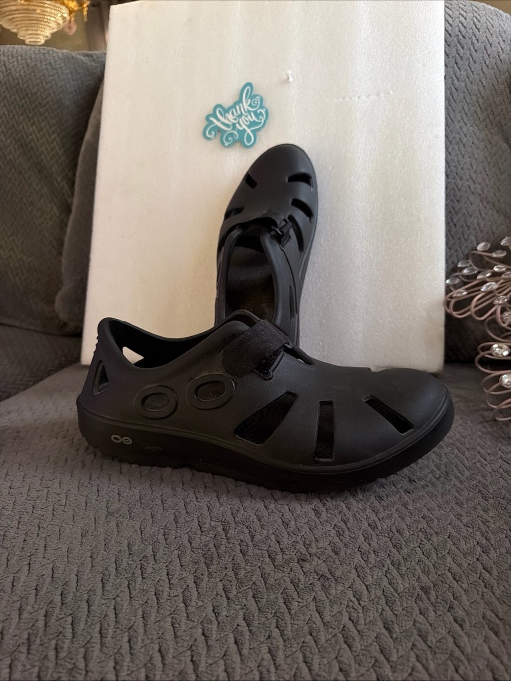 OOFOS Black mens Slip-On Vented Sandals M11 / W13